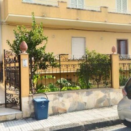 Relax Due Passi Dal Mare Apartment Спадафора Екстериор снимка